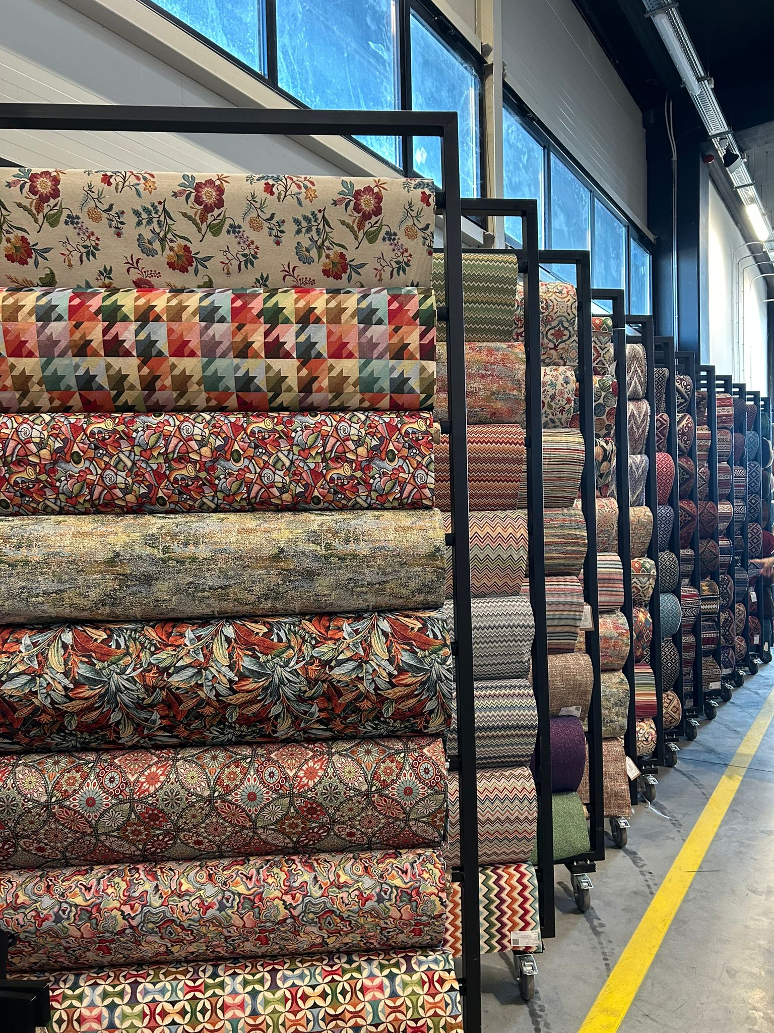 Detalji izloženih zavesa i draperija